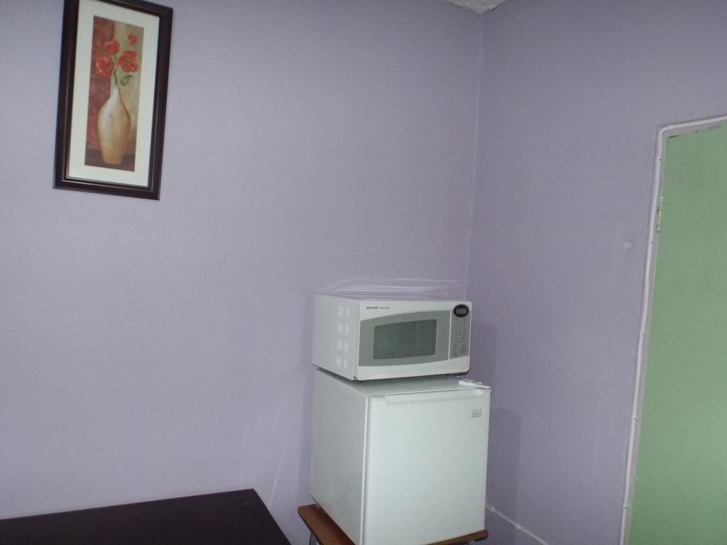 Tropical Court Inn New キングストン 部屋 写真