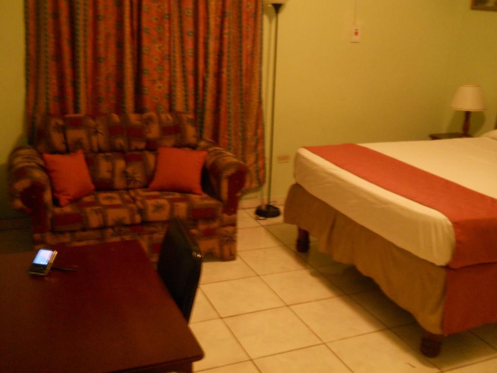 Tropical Court Inn New キングストン 部屋 写真