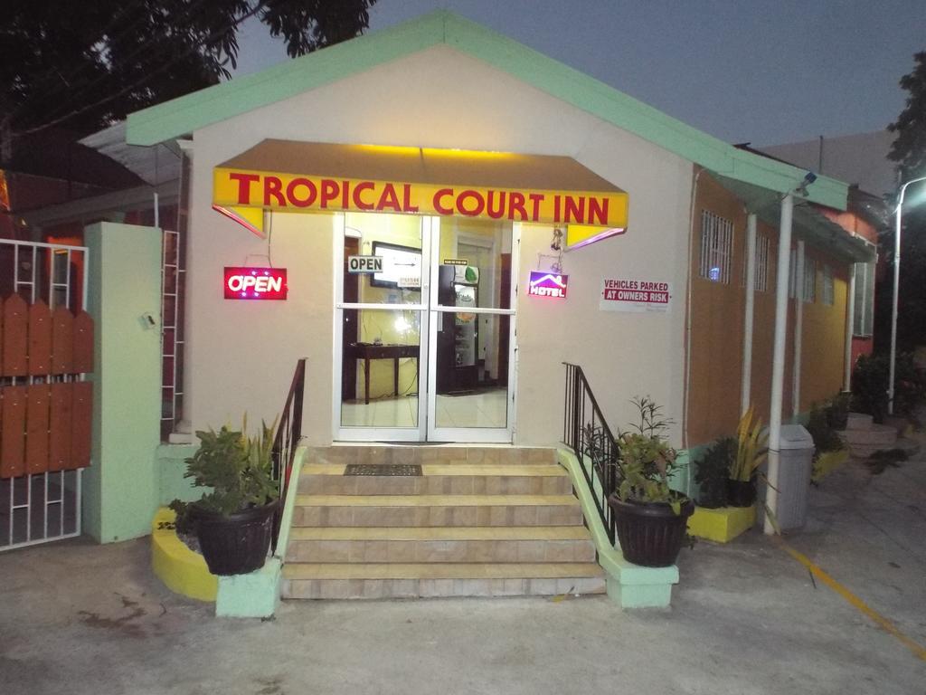 Tropical Court Inn New キングストン エクステリア 写真